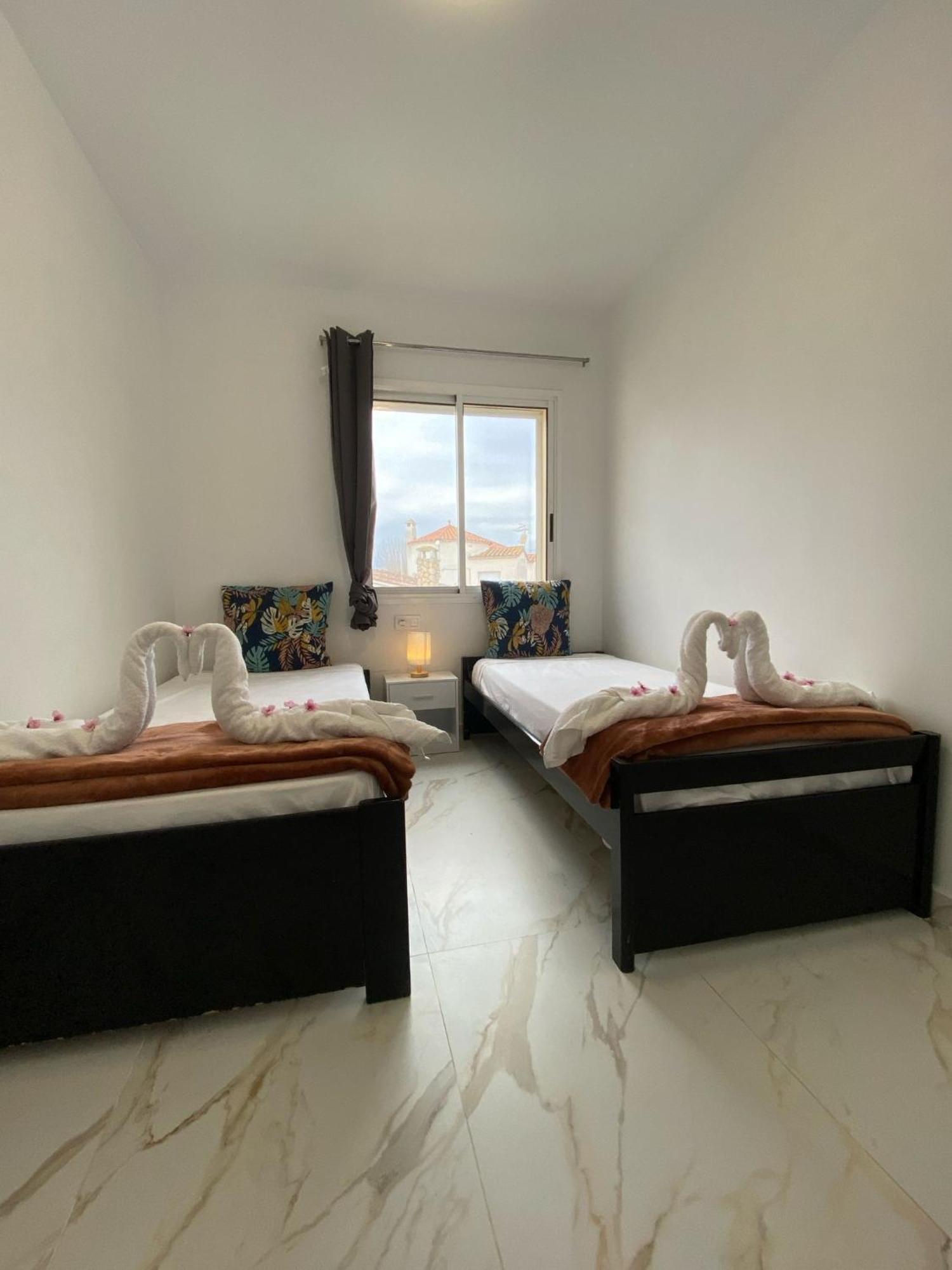 Requesens Playa Apartment Empuriabrava Luaran gambar